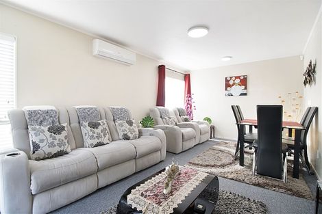 Photo of property in 1/229 Waitemata Drive, Ranui, Auckland, 0612