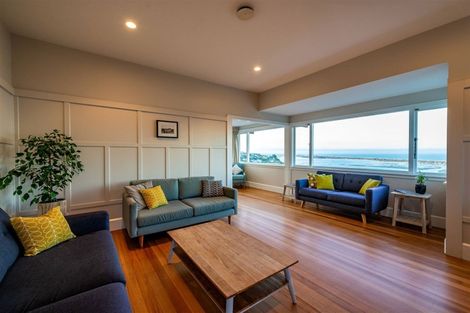 Photo of property in 108 Moncks Spur Road, Redcliffs, Christchurch, 8081