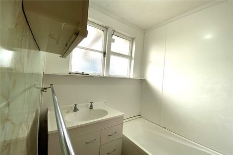 Photo of property in 13 Keeling Road, Henderson, Auckland, 0612