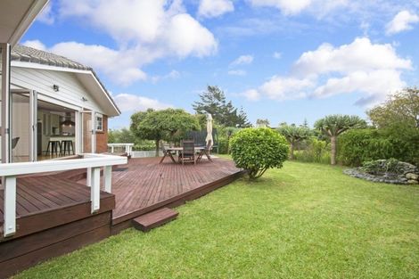 Photo of property in 22 Lochend Place, Highland Park, Auckland, 2010