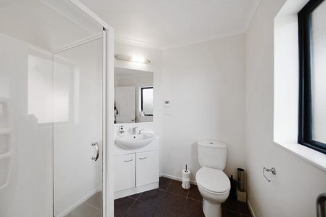 Photo of property in 11 Tanah Merah Drive, Papakura, 2110