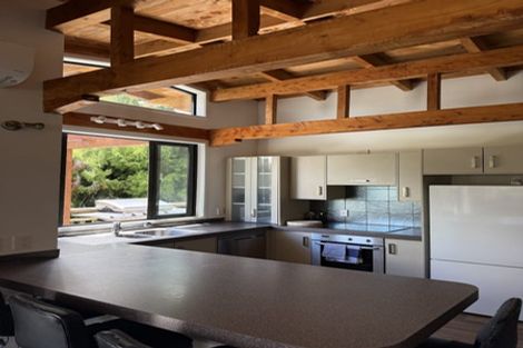 Photo of property in 4 Gradwell Place, Two Mile Bay, Taupo, 3330