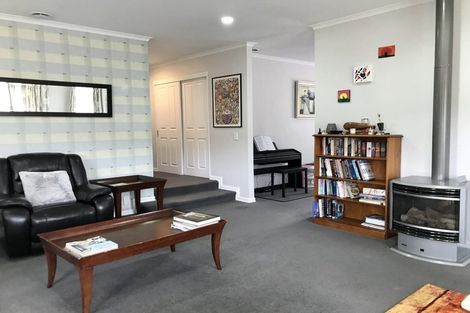 Photo of property in 9 Mcewen Crescent, Riverstone Terraces, Upper Hutt, 5018