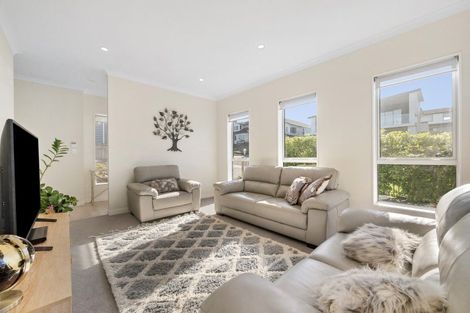 Photo of property in 30 Cassidy Drive, Orewa, 0931