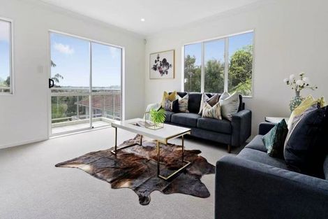 Photo of property in 11a Gerwyn Place, Pakuranga Heights, Auckland, 2010