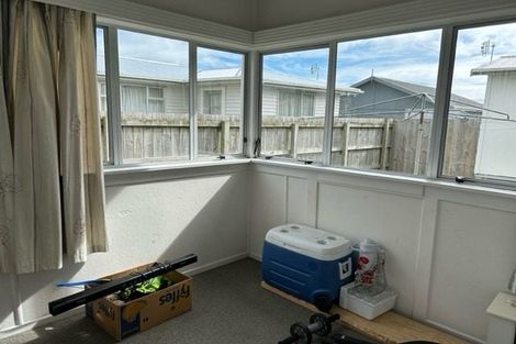 Photo of property in 5 Strange Street, Waitara, 4320