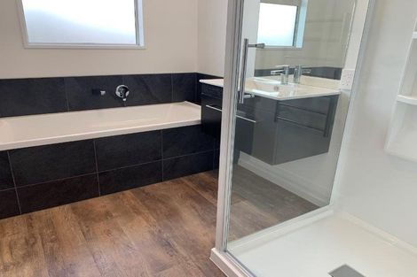 Photo of property in 5 Pennycook Place, Lake Hawea, Wanaka, 9382