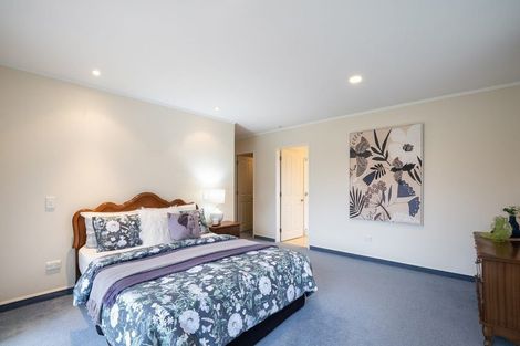 Photo of property in 86 Guildford Drive, Paraparaumu, 5032