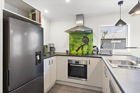 Photo of property in 1 Routhan Way, Carterton, 5713