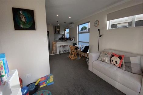 Photo of property in 28a Yeovil Road, Te Atatu Peninsula, Auckland, 0610