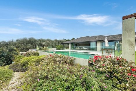 Photo of property in 45 Harry Dreadon Road, Opaheke, Papakura, 2584