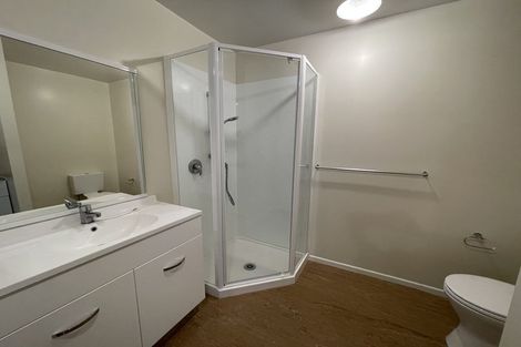 Photo of property in 2/242 Great North Road, Henderson, Auckland, 0612