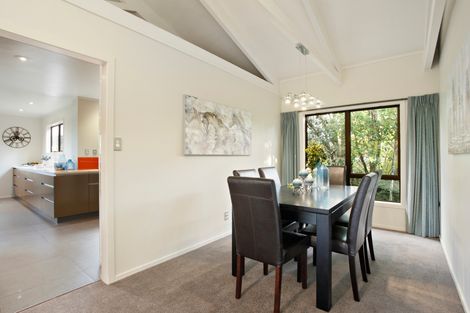 Photo of property in 24 Atarua Gardens, Waiatarua, Auckland, 0604