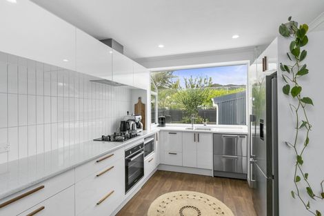 Photo of property in 8 Dempsey Street, Naenae, Lower Hutt, 5011