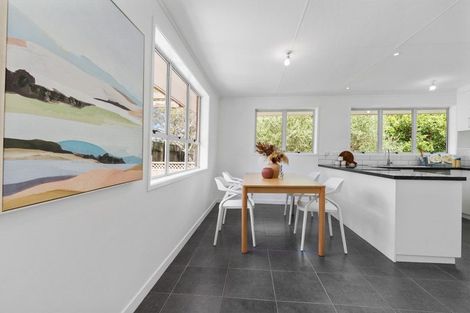 Photo of property in 1 Phillip Parade, Forrest Hill, Auckland, 0620