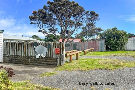 Photo of property in 1a Field Way, Waikanae Beach, Waikanae, 5036