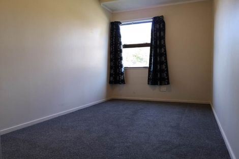 Photo of property in 2/20 Jenanne Place, Totara Vale, Auckland, 0629