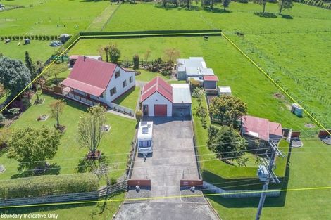 Photo of property in 461 Tararua Road, Levin, 5571