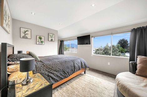 Photo of property in 10 Pompolona Street, Te Anau, 9600