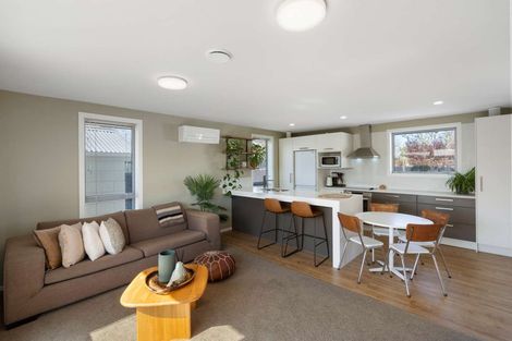 Photo of property in 2/126a Middlepark Road, Sockburn, Christchurch, 8042