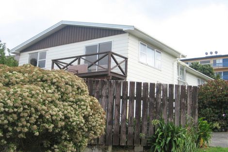 Photo of property in 8b Waiwera Crescent, Maupuia, Wellington, 6022