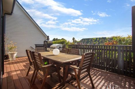 Photo of property in 1f Eversleigh Road, Belmont, Auckland, 0622