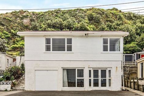 Photo of property in 34 Moa Point Road, Moa Point, Wellington, 6022