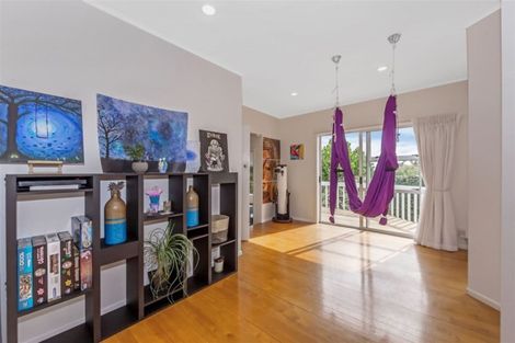 Photo of property in 17 Zion Road, Birkenhead, Auckland, 0626