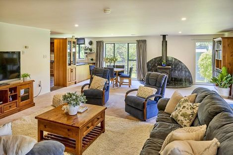 Photo of property in 1153 Paekakariki Hill Road, Paekakariki Hill, Porirua, 5381