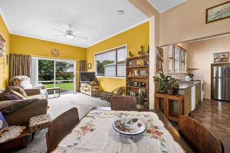 Photo of property in 10 Morrissey Street, Hawera, 4610