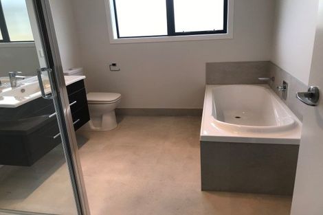 Photo of property in 1 Pohutukawa Way, Gate Pa, Tauranga, 3112