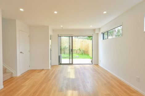 Photo of property in 5/25 Hutchinson Avenue, New Lynn, Auckland, 0600