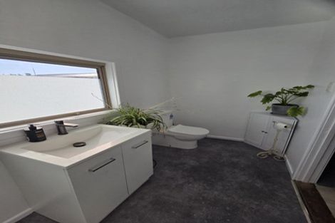 Photo of property in 12 Halsey Street, Clinton, 9534