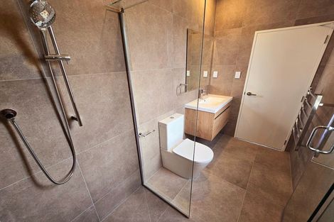 Photo of property in 1c Taupiko Place, Green Bay, Auckland, 0604