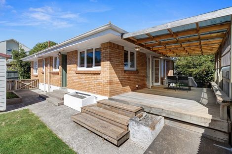 Photo of property in 14 Dover Road, St Andrews, Hamilton, 3200