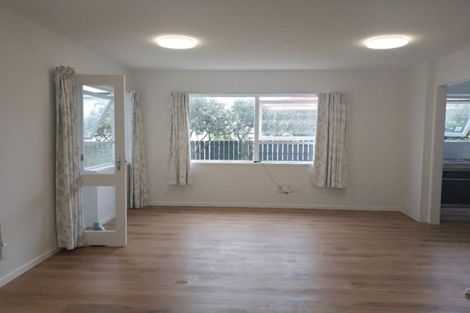 Photo of property in 2/77 Stanaway Street, Hillcrest, Auckland, 0627