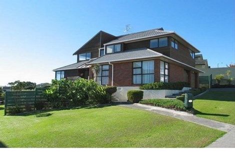 Photo of property in 33 Halladale Road, Papakowhai, Porirua, 5024
