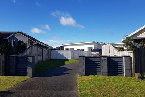 Photo of property in 15 Cupples Street, Papamoa Beach, Papamoa, 3118