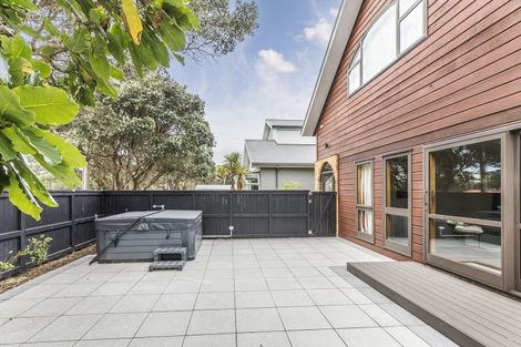 Photo of property in 30 Burnham Street, Seatoun, Wellington, 6022
