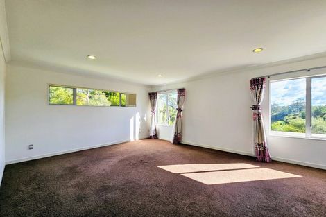 Photo of property in 28 Pin Oak Drive, Schnapper Rock, Auckland, 0632