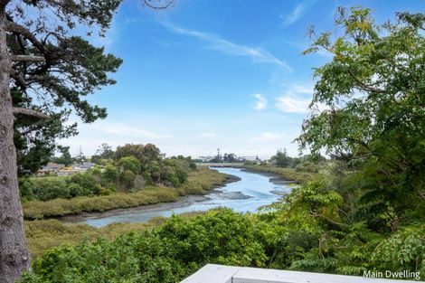 Photo of property in 116 Ennis Avenue, Pakuranga Heights, Auckland, 2010