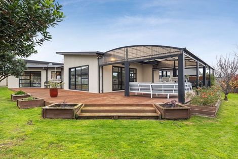 Photo of property in 6 Trump Place, Kelvin Grove, Palmerston North, 4414