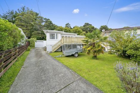 Photo of property in 6 Glen Alice Grove, Naenae, Lower Hutt, 5011