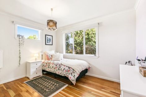 Photo of property in 137 Ruskin Road, Newlands, Wellington, 6037