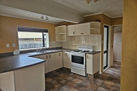 Photo of property in 14 Gladys Place, Kelvin Grove, Palmerston North, 4414