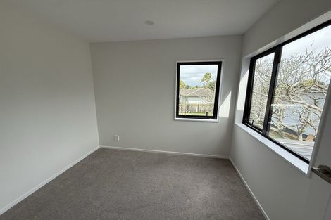 Photo of property in 13d John Walker Drive, Manurewa, Auckland, 2102
