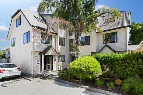 Photo of property in 30c Hogan Street, Hamilton East, Hamilton, 3216