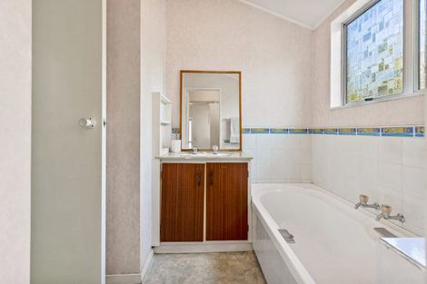 Photo of property in 26 Beauchamp Drive, Massey, Auckland, 0614