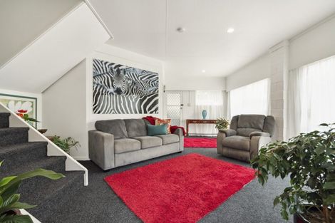 Photo of property in 3 Alf Walker Place, Papakura, 2110