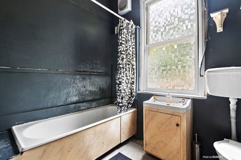 Photo of property in 21a Priscilla Crescent, Mornington, Wellington, 6021